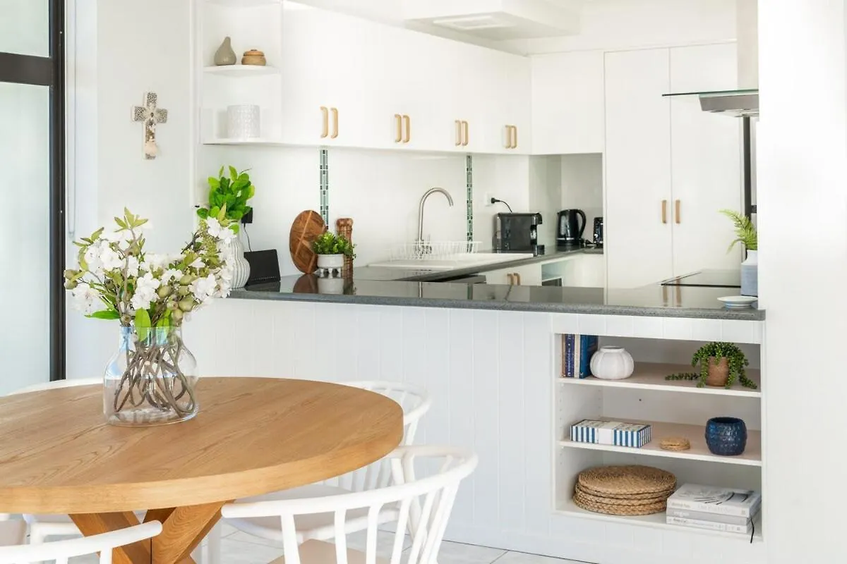 Opulent Beachfront Daydream! 2B Designer Apartment Gold Coast 0*,  Austrália