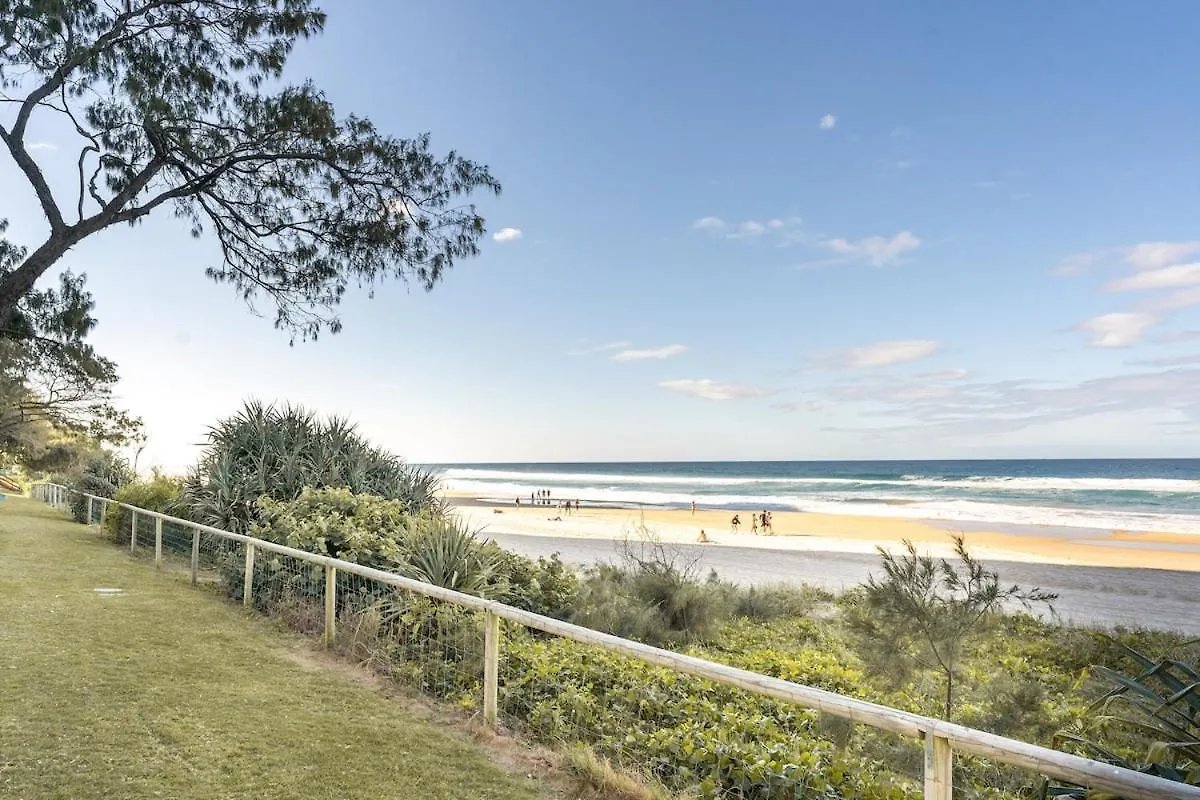 Opulent Beachfront Daydream! 2B Designer Apartment Gold Coast